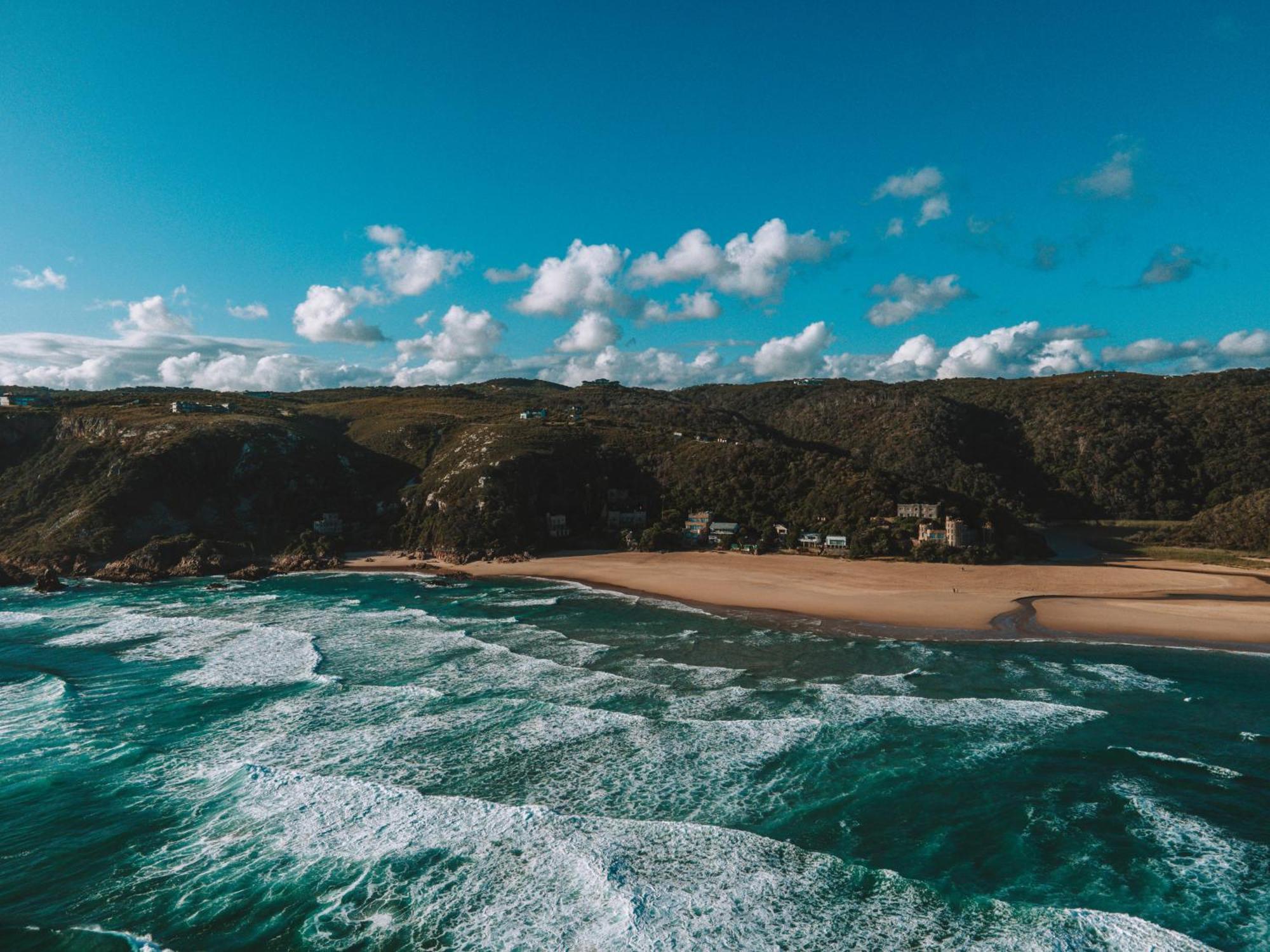 Pezula Nature Retreat Knysna Exteriör bild Aerial view of the beach
