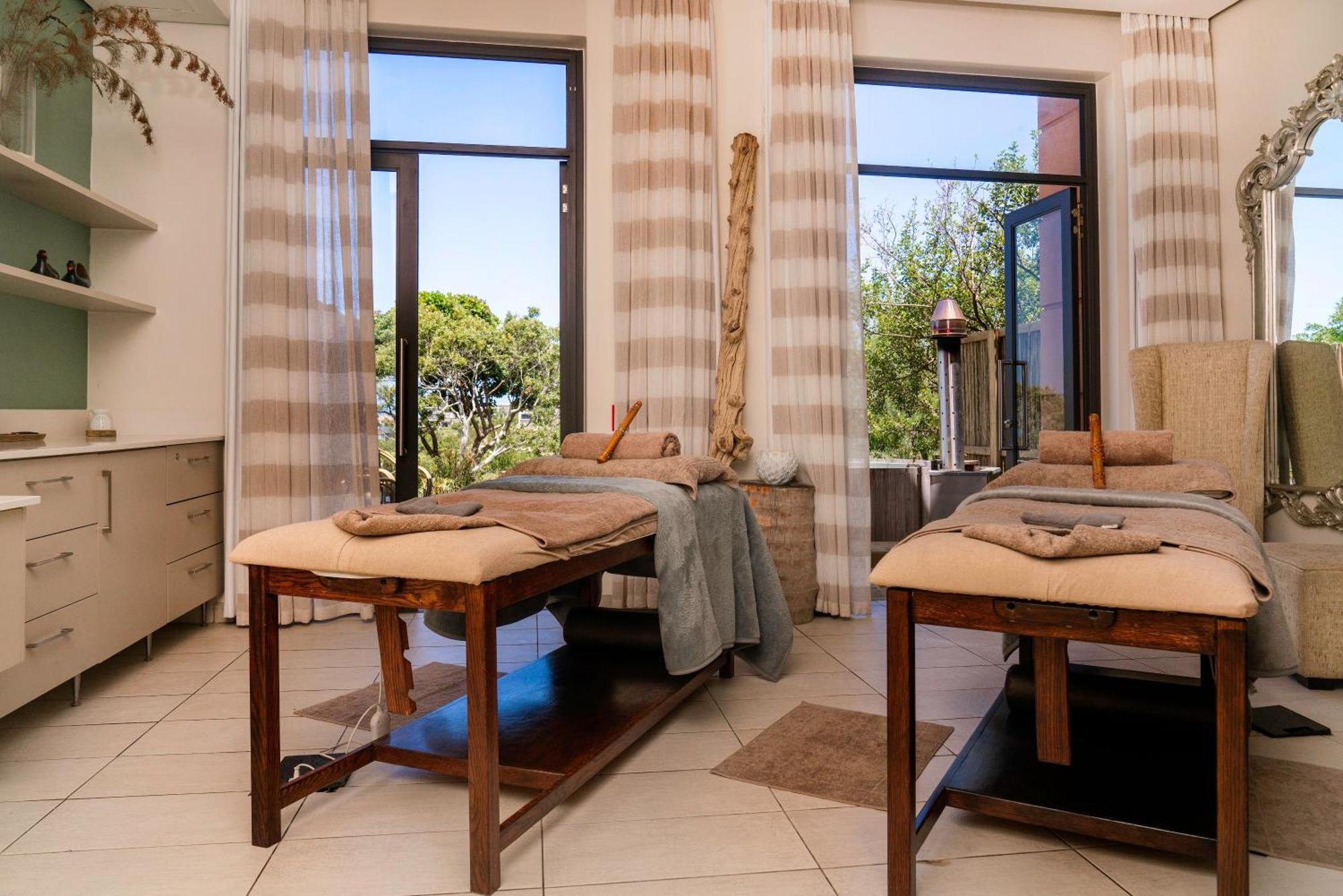 Pezula Nature Retreat Knysna Exteriör bild Spa treatment room